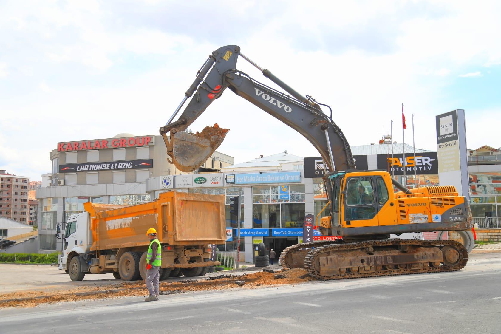 Elazığ Belediyesi Altyapı Yenileme Çalışmaları Misland Kavşağı-Hankendi Arasında Kanalizasyon Toplayıcı Hattı İmalat Çalışmaları Başladı
