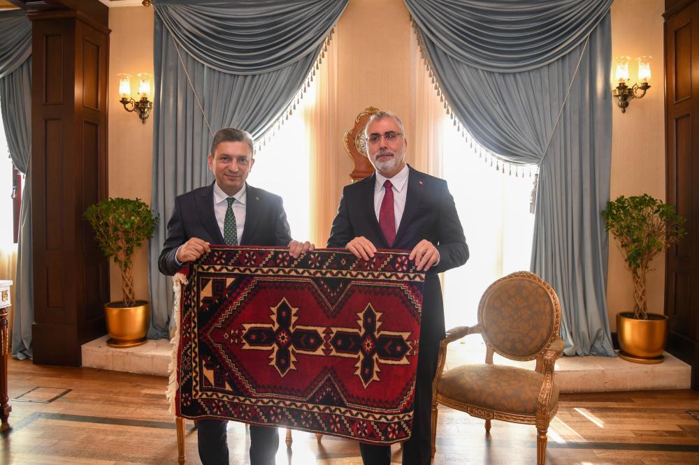 Bakan Işıkhan, Antalya Valiliği'ni Ziyaret Etti