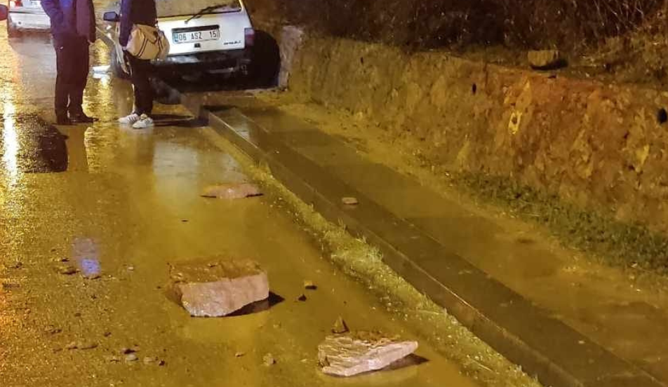 Nallıhan'da Meydana Gelen Heyelan Kazaya Sebebiyet Verdi