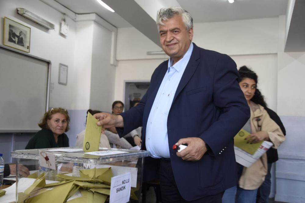 Emirali Türkmen: 70 yıllık cumhuriyetin 100 yıllık partileri böyle bir ön seçim yapamıyor