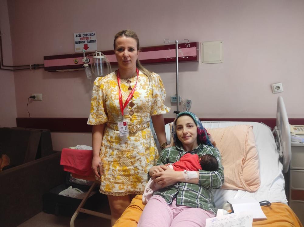 Nallıhan Devlet Hastanesi'nde Doktor Beyza Bellisoy Başarılı Ve Zor Bir Operasyona İmza Attı.