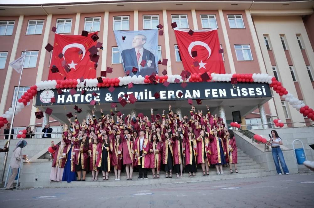 Beypazarı Hatice-Cemil Ercan Fen Lisesinde Mezuniyet sevinci