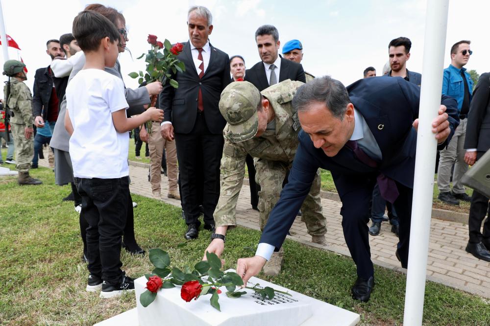 Bingöl'de 1993'te PKK Tarafından Şehit Edilen 33 Asker Anıldı