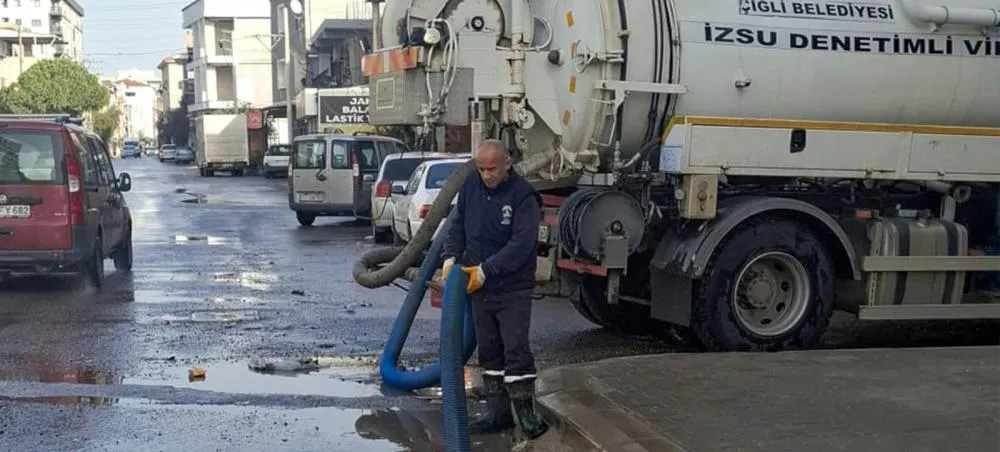 Çiğli Belediyesi Fırtına ve Sağanağa Karşı Seferber Oldu